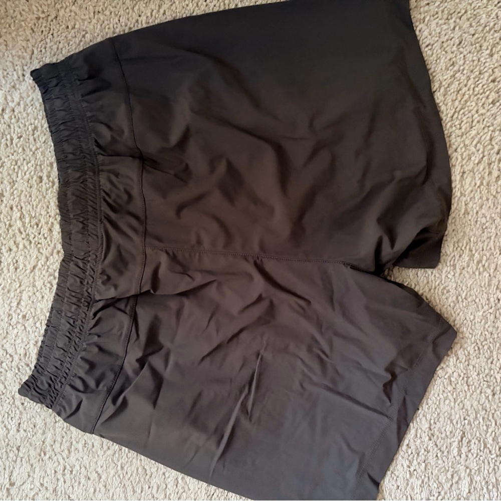 Rhone Mens Medium, 5" Pursuit Short - Unlined, cafe Noir color - Picture 3 of 6